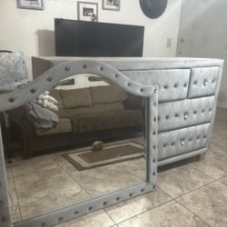 Dresser w/ Mirror & Nightstand