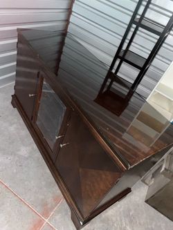 Tv stand