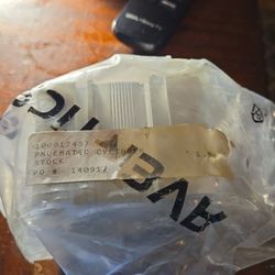 AVENTICS 0822010634 10BAR DOUBLE ACTING PNEUMATIC CYLINDER