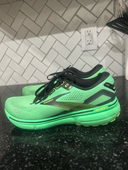 Brooks men’s shoes
