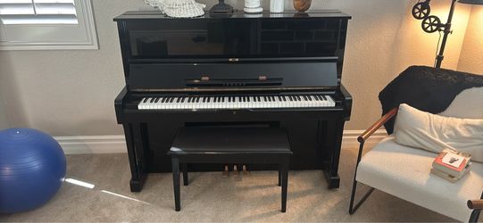 1974 Yamaha U1H Professional Upright Piano – Beautiful Sound – 48”