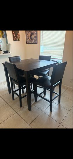 Table and chair set