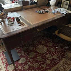 Free Antique Kittinger Large Desk (72x36)