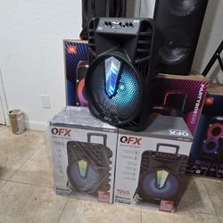 15" rechargeable bluetooth speaker perfect for outdoors, or indoors. Microphone included for karaoke.