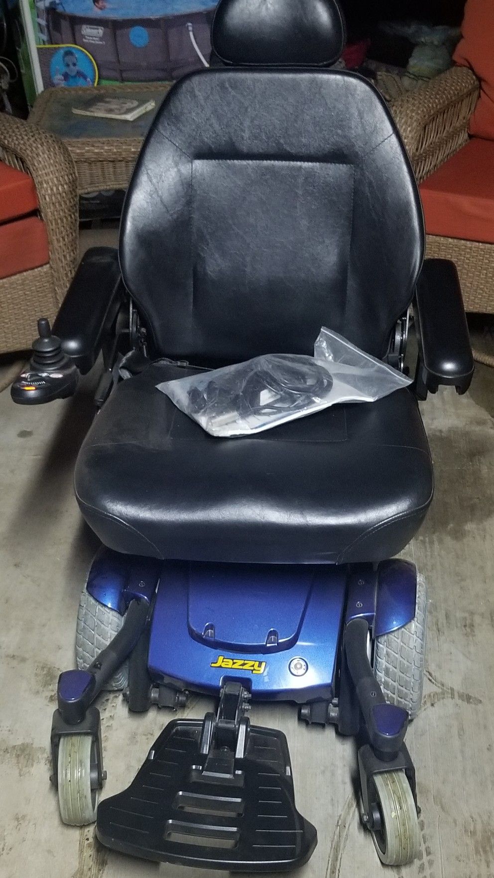 Jazzy Select 6 Power Chair for Sale in Pala, CA OfferUp