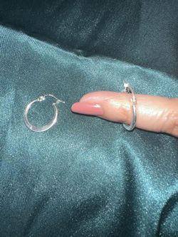 Silver hoop earrings *NEW*