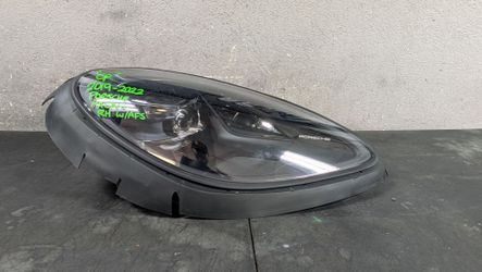 2019-2020-2021-2022 PORSCHE MACAN RIGHT HEADLIGHT OEM USED #10376