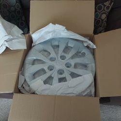 2016 Hyundai Elantra Gt OEM Hubcaps