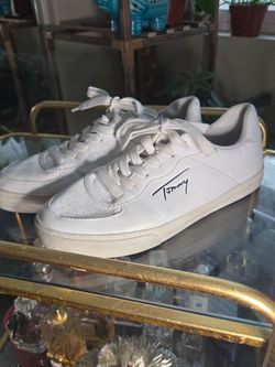 Tommy Hilfiger Laguna White Low Top - Size 7 women