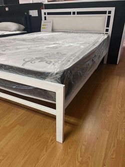 Cama de metal tamaño individual