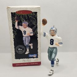 Hallmark Ornament Troy Aikman Football Legends #2 in Series Dallas Cowboys 1996

Ornament is in great condition 

TROY AIKMAN - Dallas Cowboys- Footba