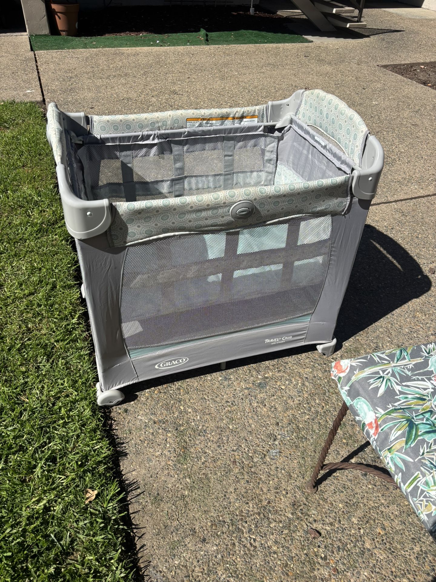 Portable Crib Infant/ Toddler