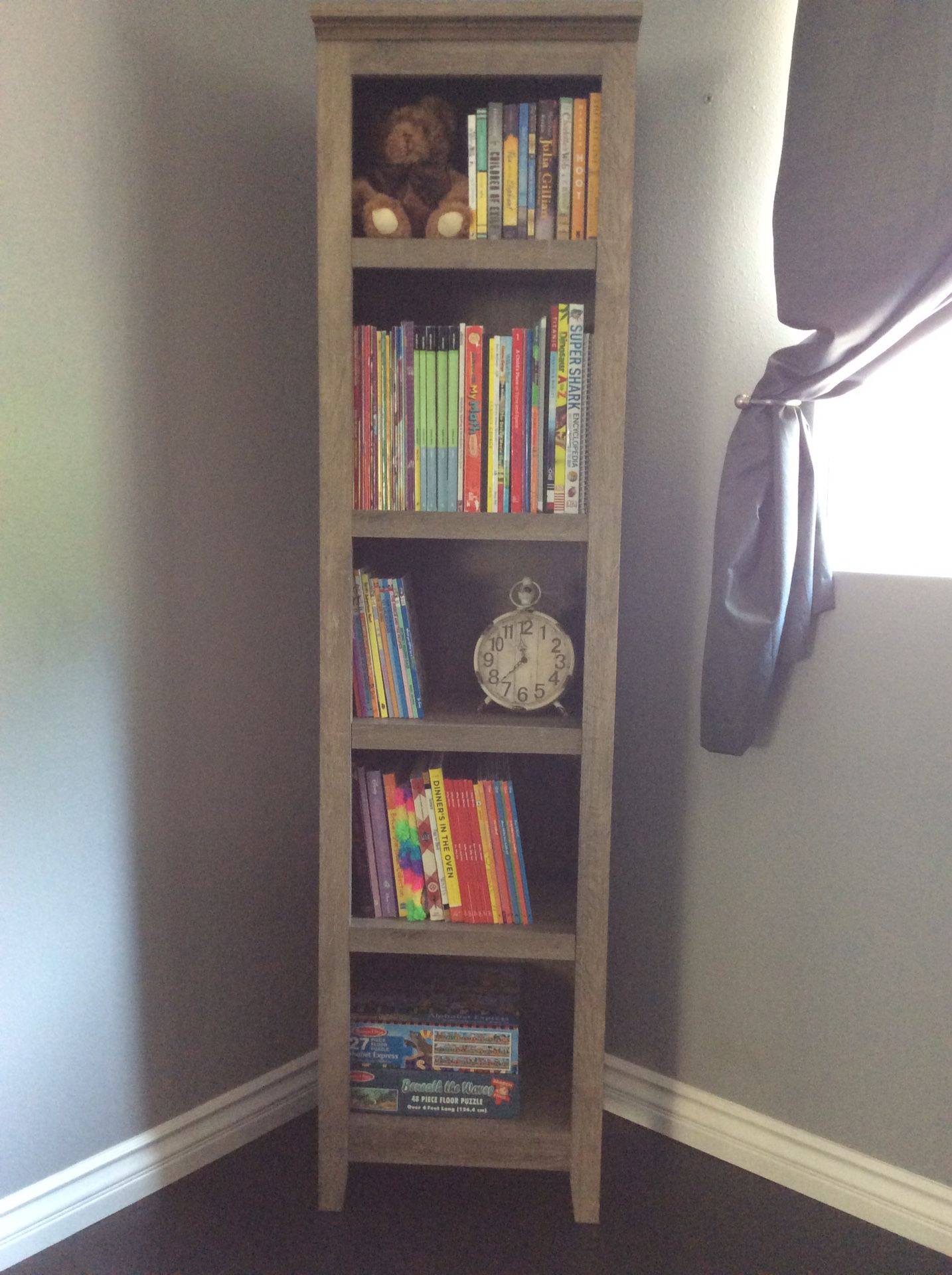 Narrow bookcase/bookshelf