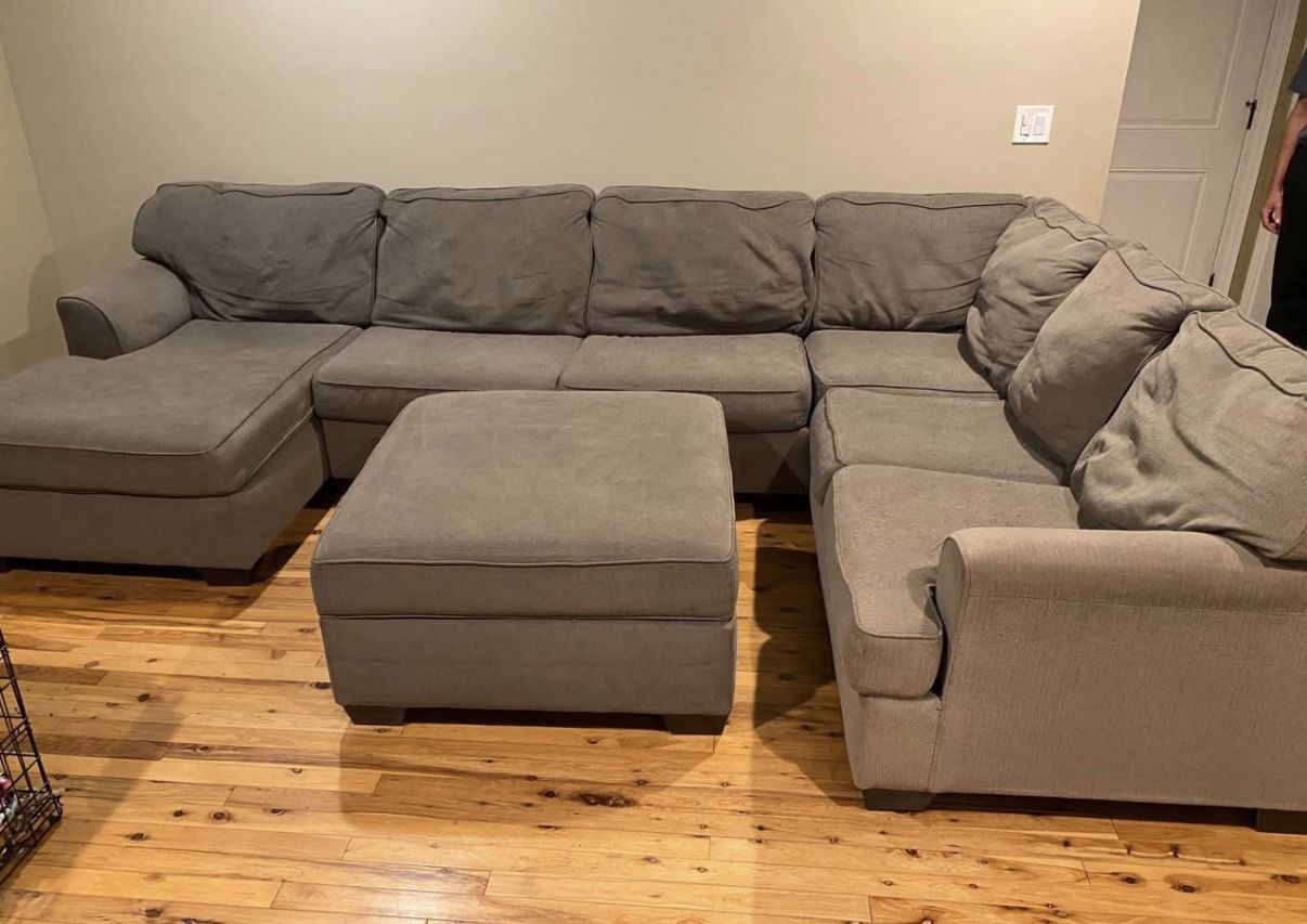 XL Sectional Sofa Couch - Chaise Lounge - Storage Ottoman - 4pcs - Cleaned/Comfy Delivery Available