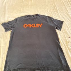 Men’s T-Shirt Size XL