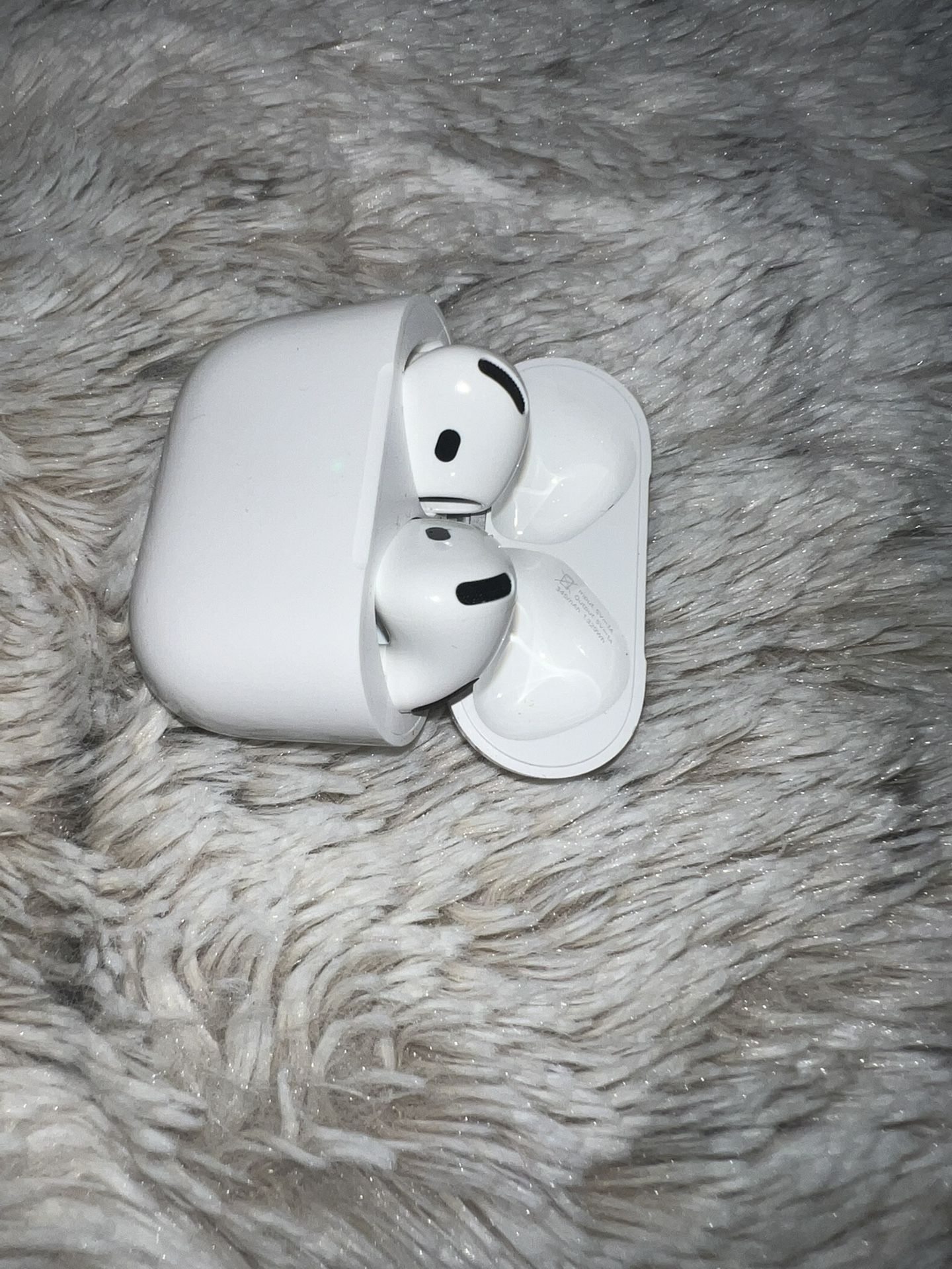 AirPods 4 Noise Canceling 
