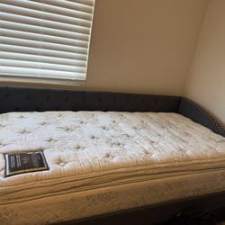 Twin size mattress 15$ and its yours