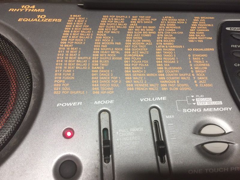 Radio Shack MD1121 Keyboard Synthesizer Midi 61 Keys for Sale in New