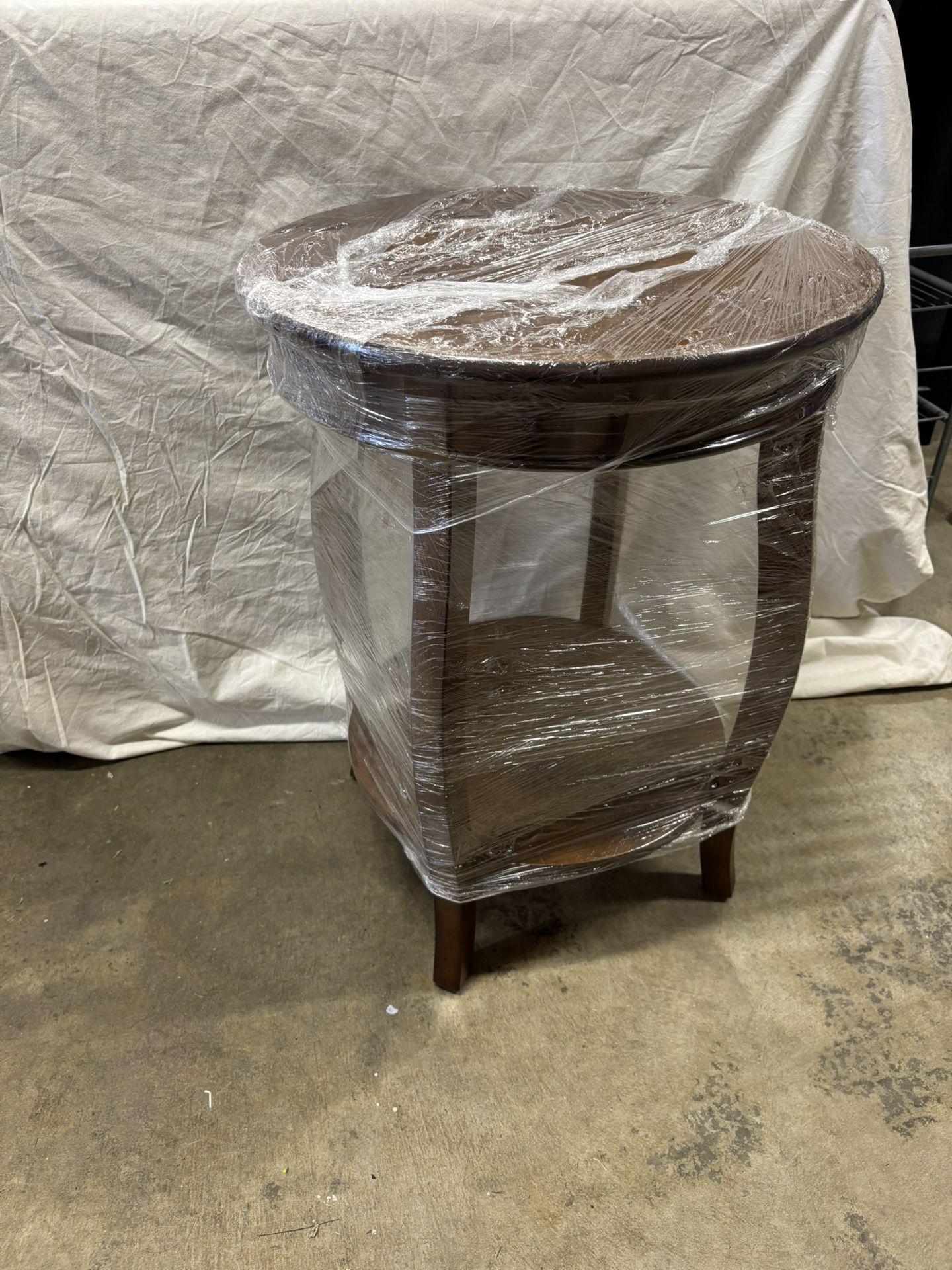 Round End Table