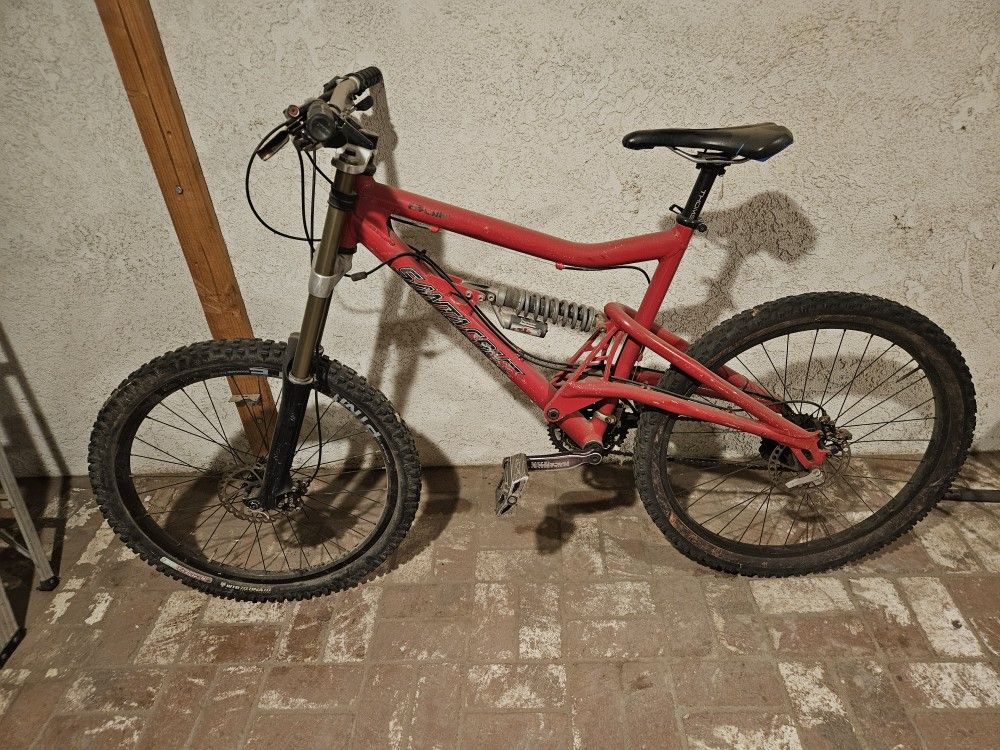 Santa Cruz Bullit Downhill Bicycle
