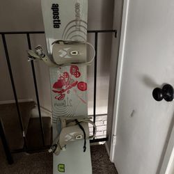 147cm Complete Snowboard Setup – Board, Bindings & Women’s Size 9 Boots – Ready to Ride