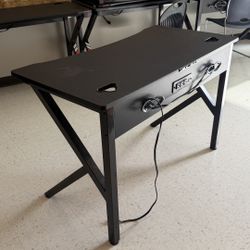 GAMING DESK