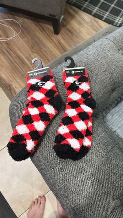 Georgia Bulldogs Fuzzy Socks – 2 Pairs