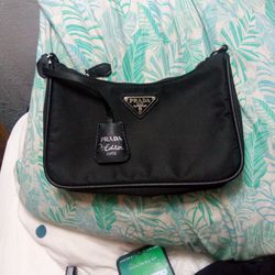 Authentic Large Prada Bag. for Sale in Arlington, TX - OfferUp