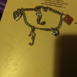 Sterling Silver Charm Bracelt Includes Bracelt And 5 Charms