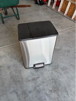 Stainless steel trashcan