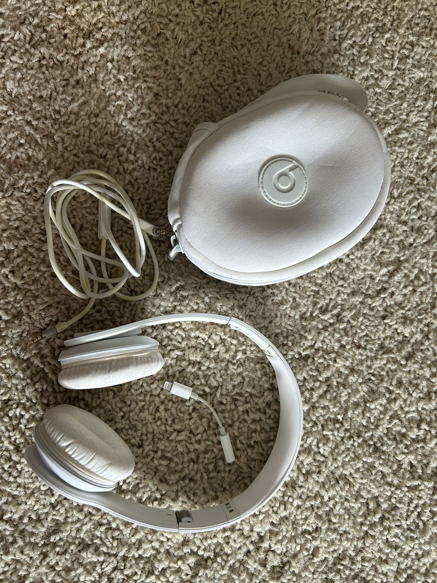 Beats Solo HD (White) - Working - With Case & Cable - $25 OBO