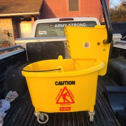 HARPER INDUSTRIAL MOP BUCKET / SIDEPRESS WRINGER AND INDUSTRIAL MOP 