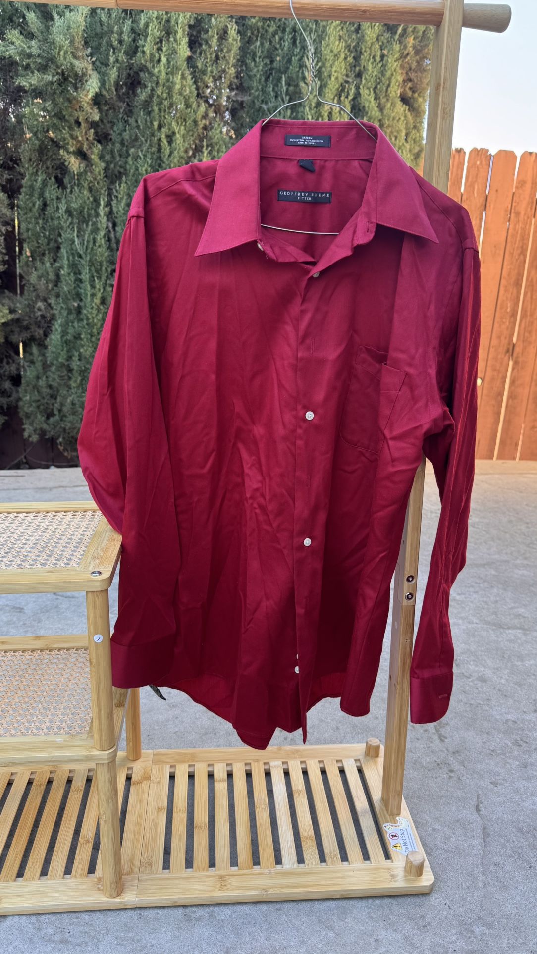 Geoffrey Beene Men’s Fitted Dress Shirt Red Sateen Wrinkle Free Size 15.5 32/33 M