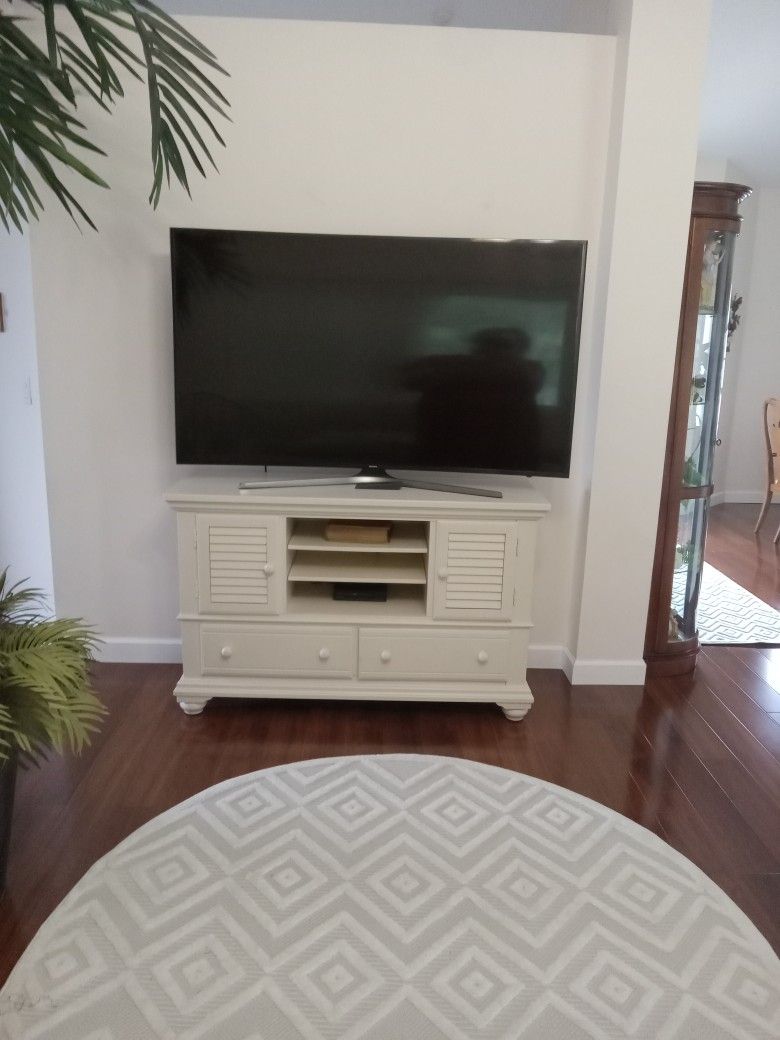 Flat Curved 57in Wide TV & Stand
