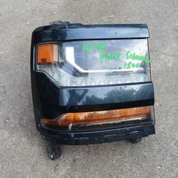 2016-2018 Chevrolet Silverado Headlight RH 