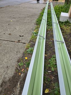 Rain gutter