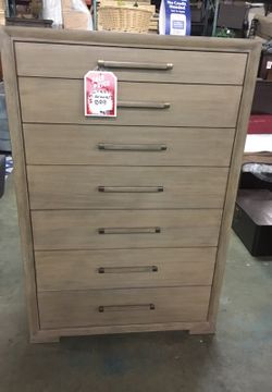 Chest of drawer