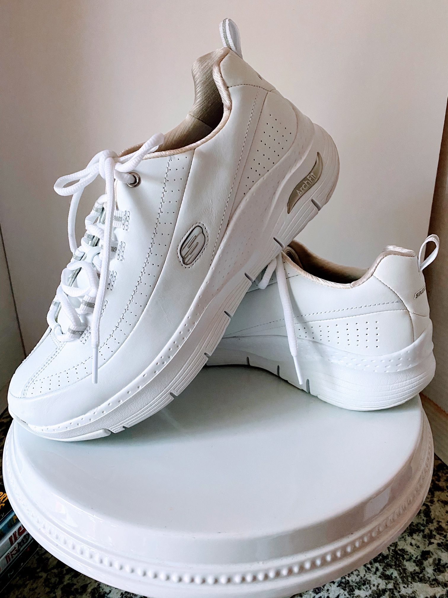 Ladie’s Skechers