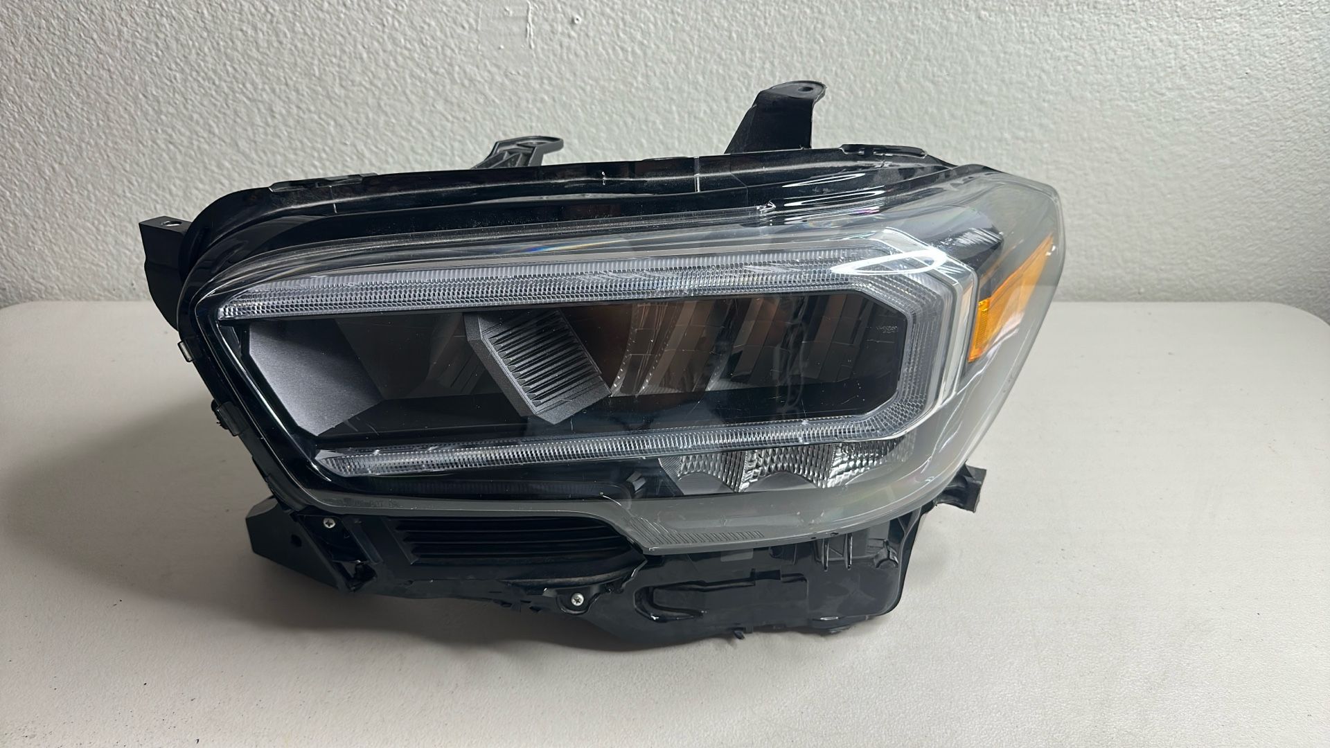 2020-2021-2022-2023 TOYOTA TACOMA left headlight FULL LED OEM