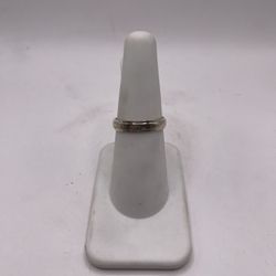 18kt Gold Engagement Style Band w/ Design 