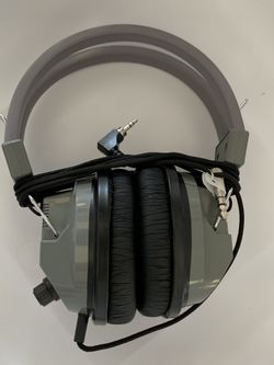 Headset Fits large or small audio jack