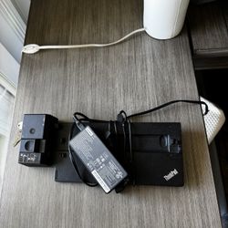 Lenovo ThinkPad Ultra Docking Station (40AJ) with 135W Power Adapter