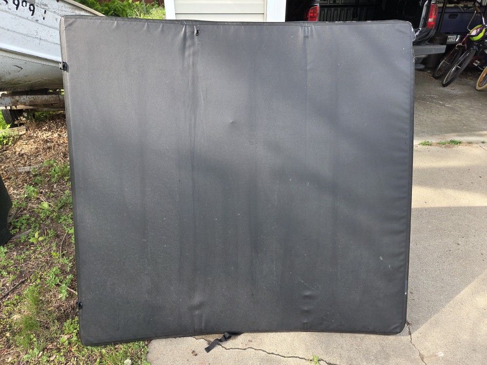 TYGER Soft Tri-fold Truck Bed Cover