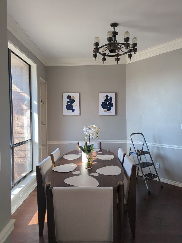 Modern dining With 6 chairs