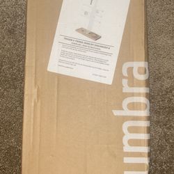 Umbra Trigg  Jewelry Display. 