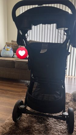 CAR SEAT AND STROLLER