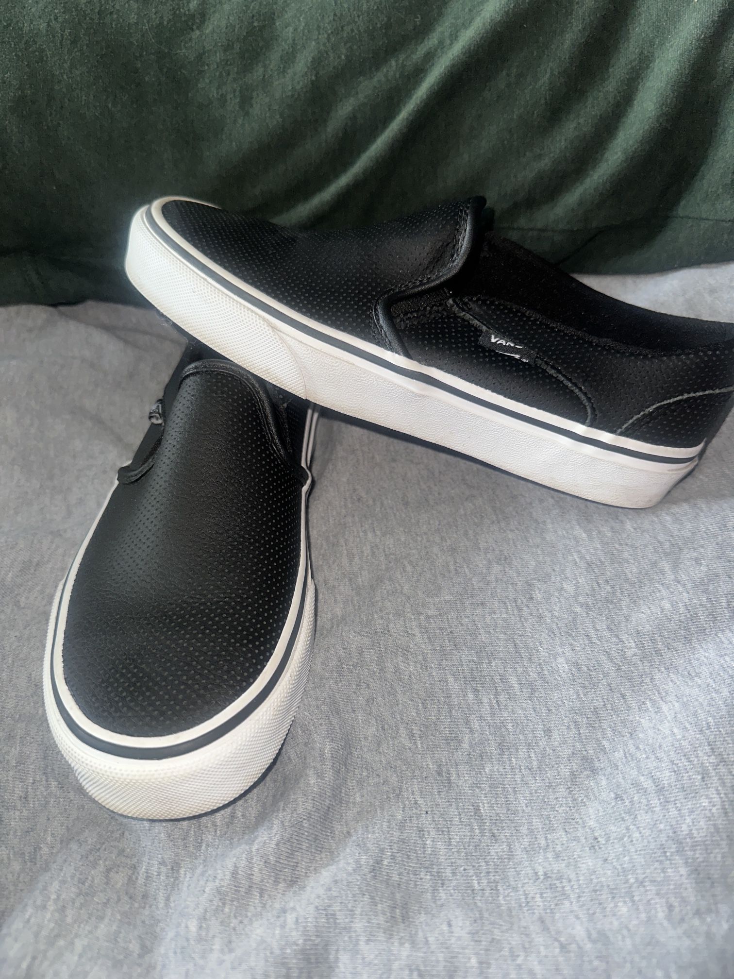 VANS ASHER Women's Skate Athletic Sneakers Black Leather Size 6 Slip On Great