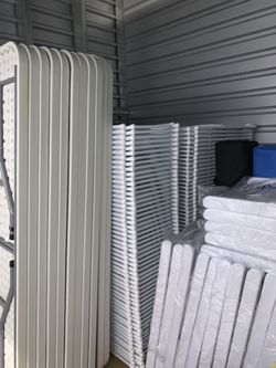 Chairs & Tables | Sillas Y Mesas HABLAMOS ESPAÑOL