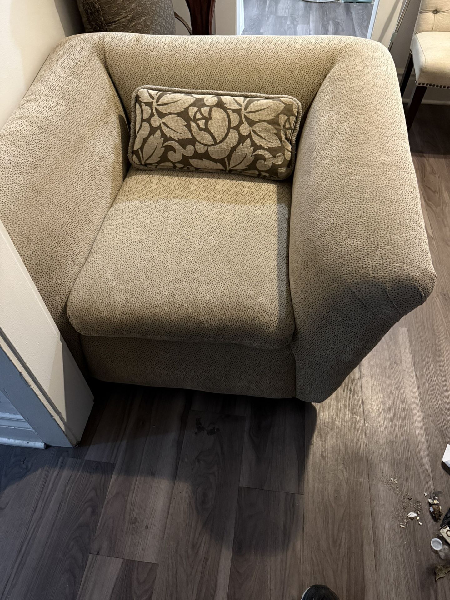 Living Room Chair And Ottoman Set $150