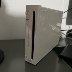 Modded Wii With 300GB Of Games 